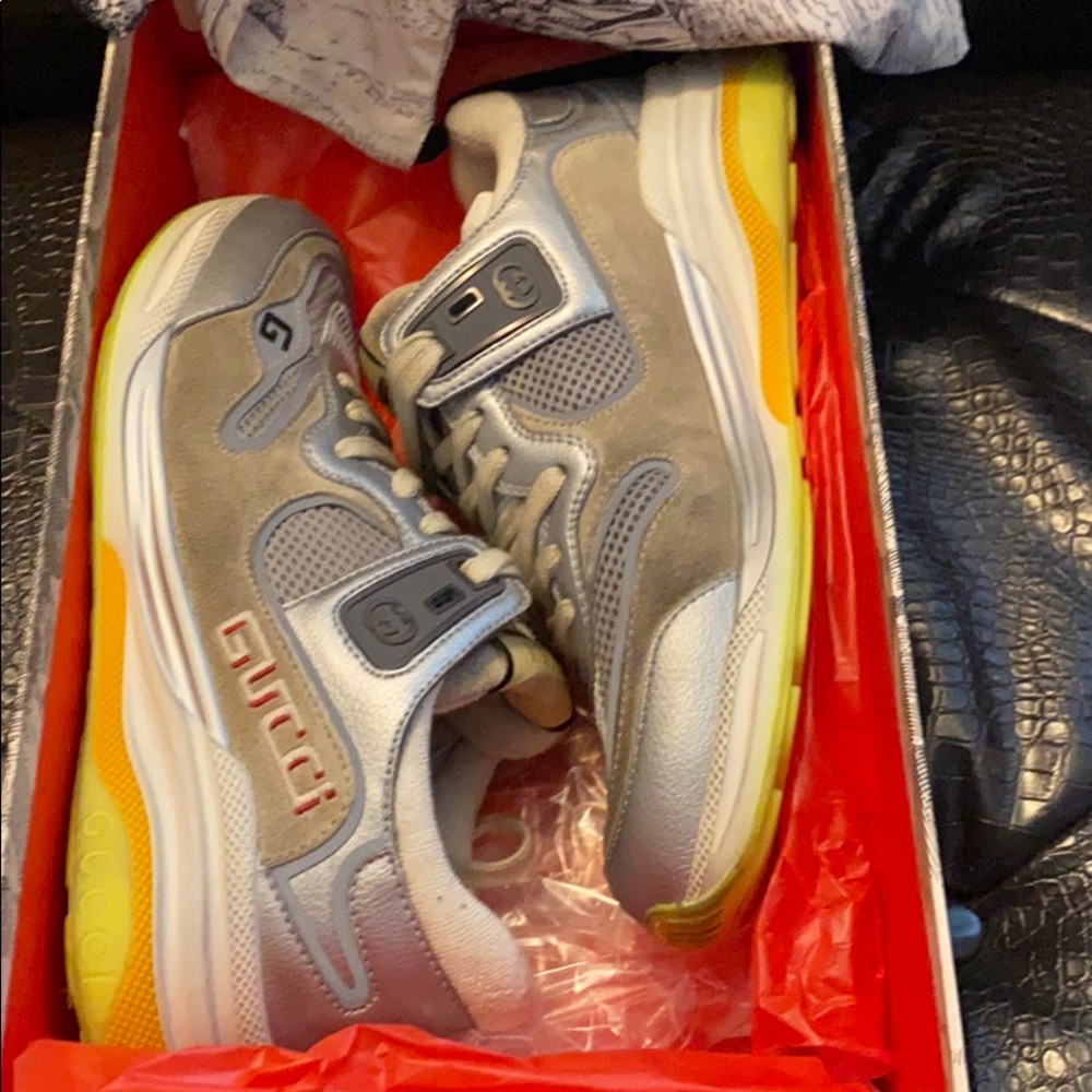 Ultra pace Gucci Sneakers